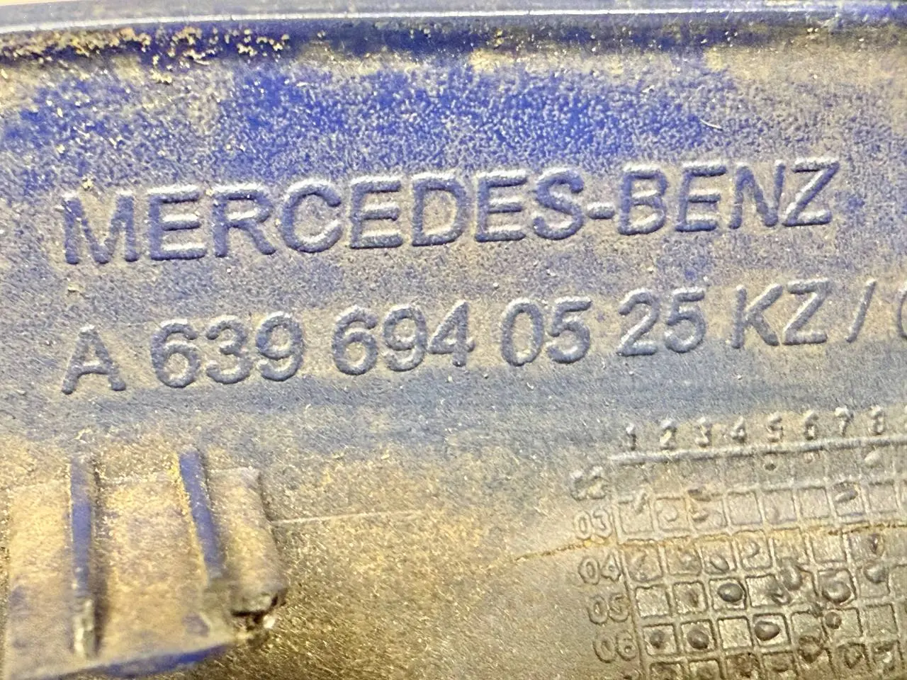 Blende Scharnier Heckflügeltür links Mercedes Benz Vito W639 111 2009 6396940525