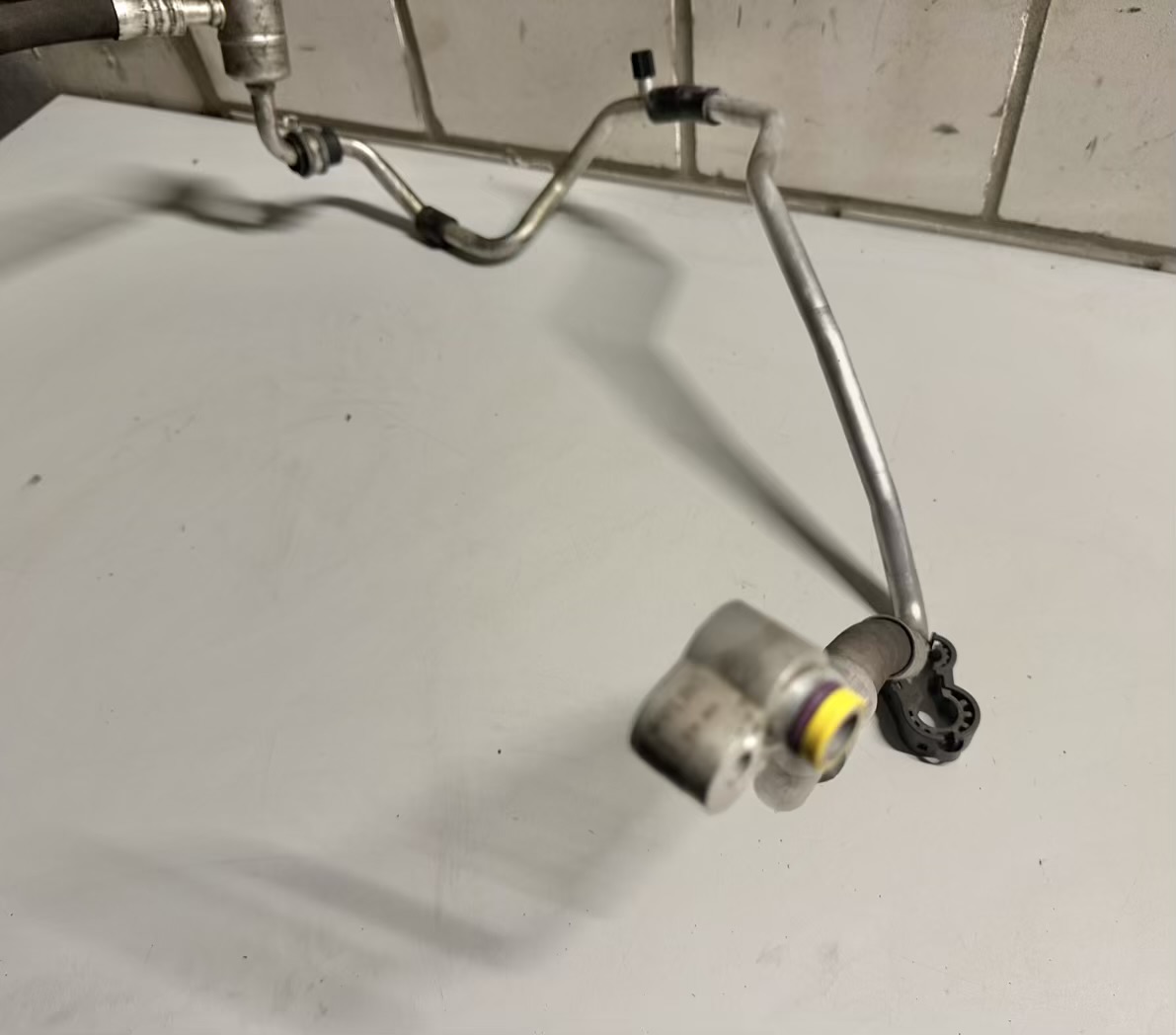 Klimaleitung Klimaschlauch VW Touran 1.6 FSI Trend 1T1 2003 1T0820743L