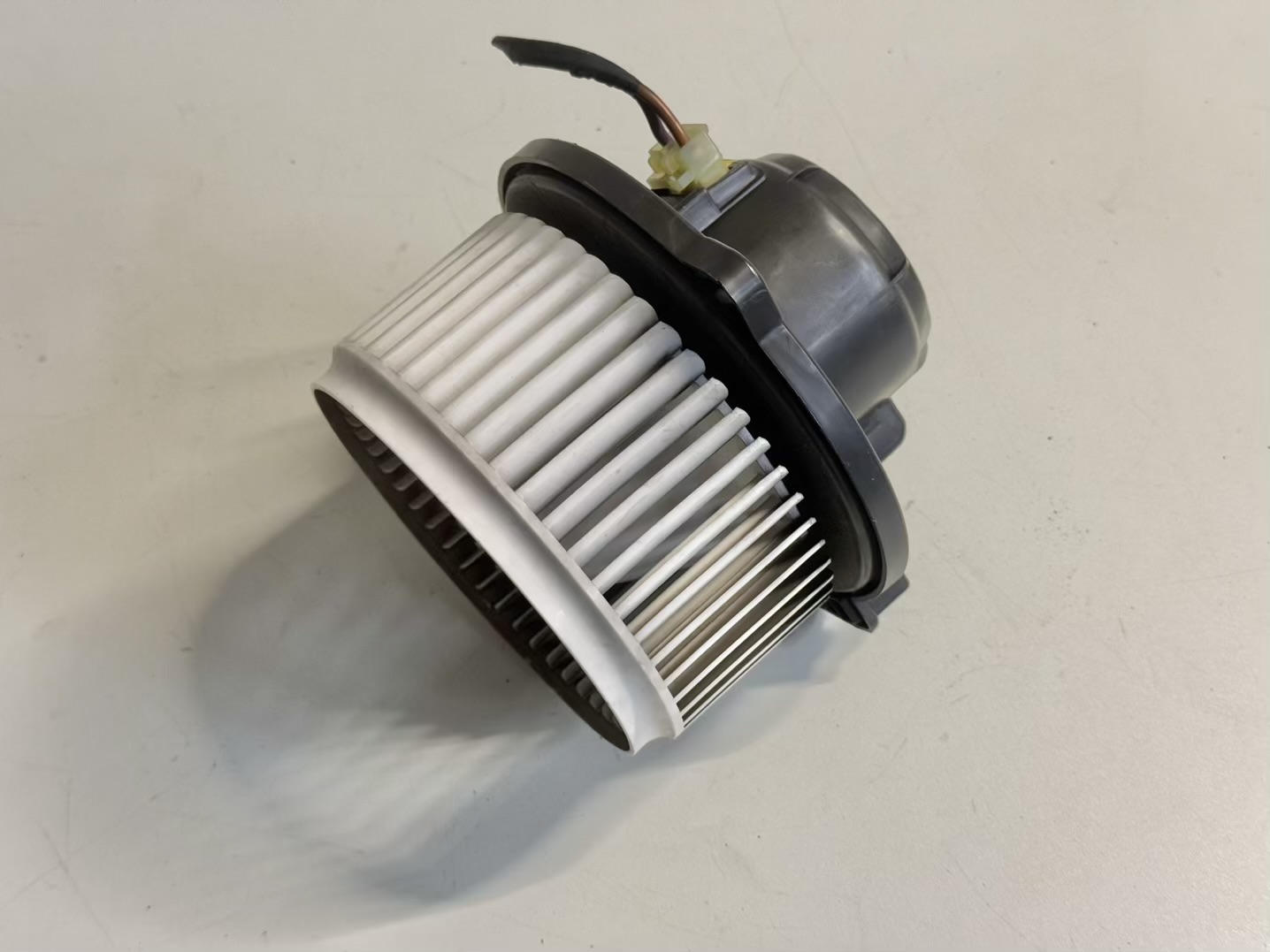 Gebläsemotor Heizungsgebläse OPEL GM ANTARA 2007 42424010, 4803882, 96440877
