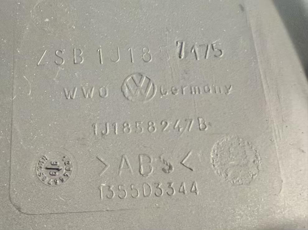 Verkleidung Abdeckung Armaturenbrett Links Golf 4 1,4 1J1 1998 1J1858247B