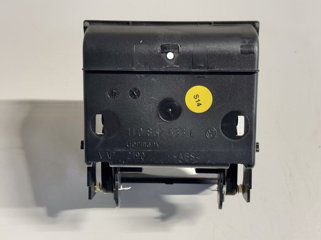 Becherhalter Cupholder Getränkehalter hinten VW Touran 1T1 2003 1T0862533C