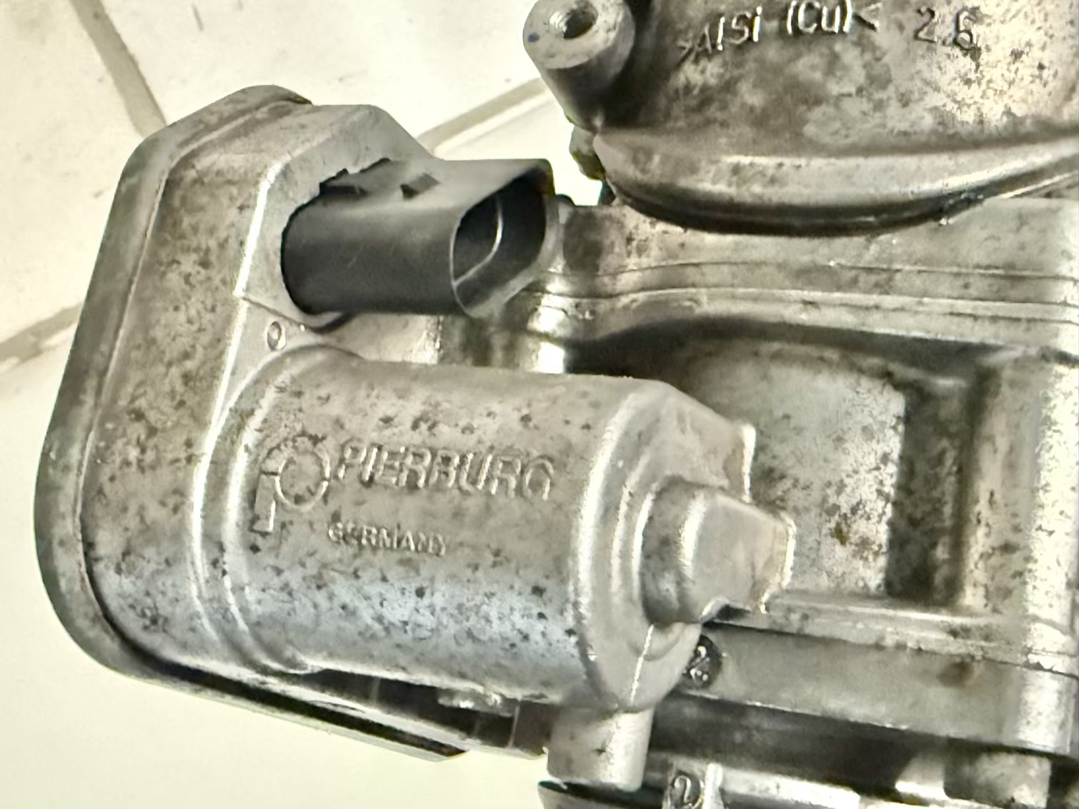 Ansaugrohr mit Drosselklappe 1.7 CDTI OPEL ASTRA-J 2011 898105210, 8973858235