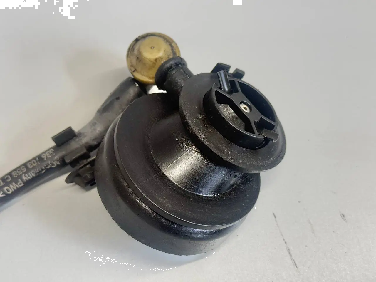 Öleinfüllrohr Öleinfüllstutzen Verschlussdeckel VW Golf5 1K1 1.4L 036115302S