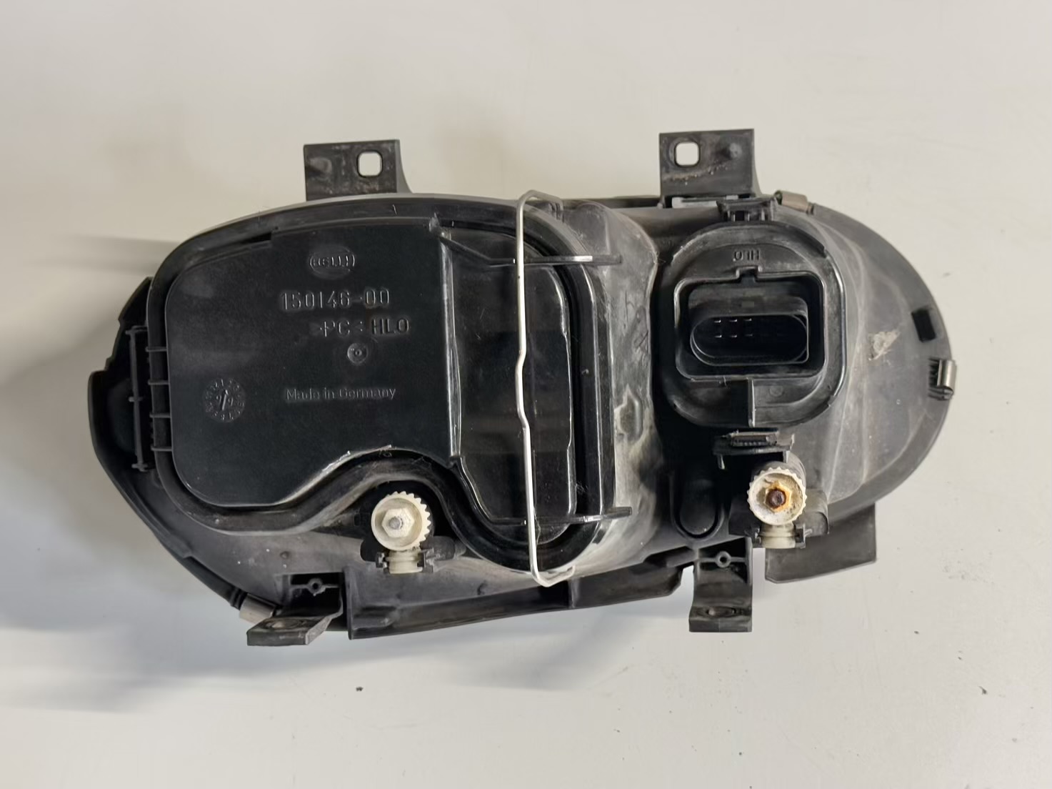 Hella Scheinwerfer Frontscheinwerfer recht Golf 4 1,4 1J1 1998 150146-00