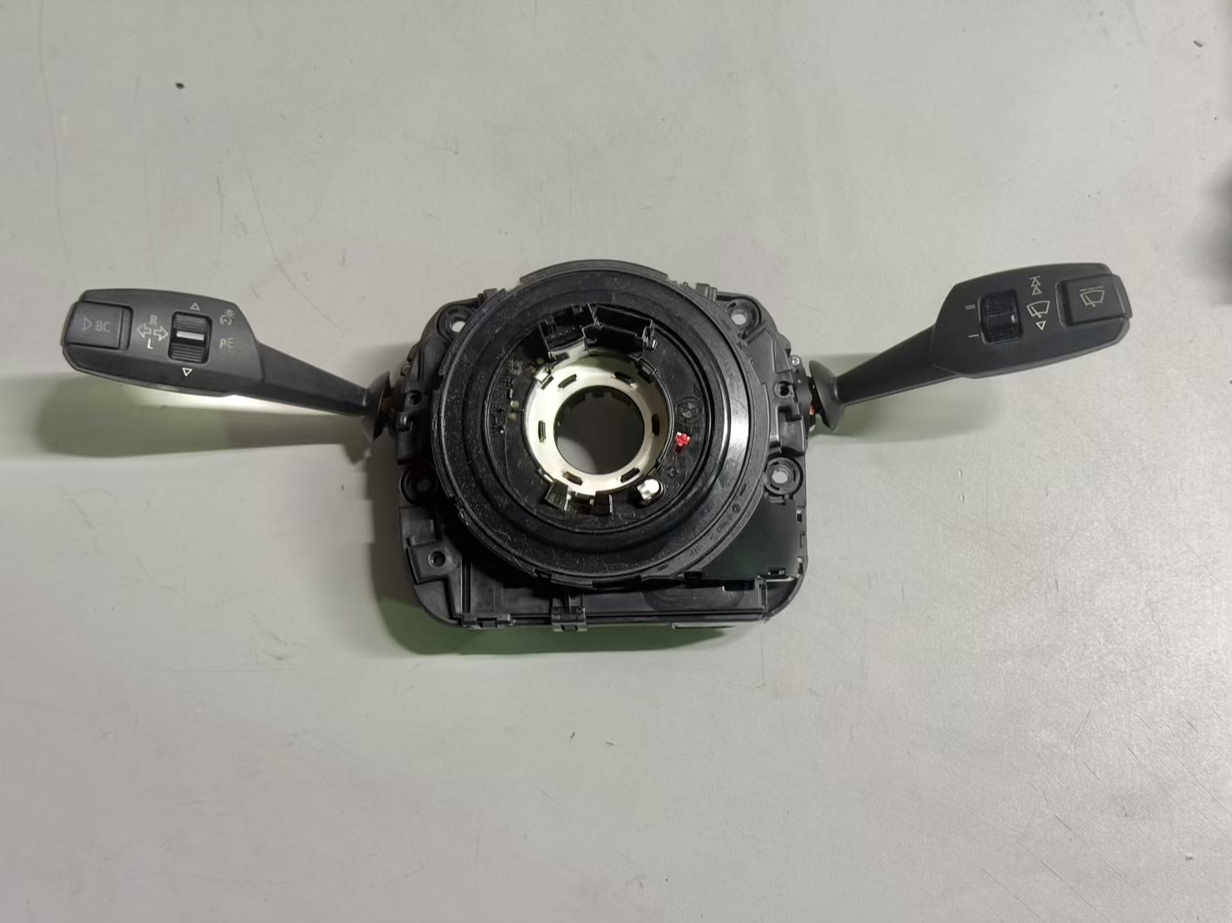 Schleifring Lenkstockschalter Blinker Hebel BMW 116i E81 E87 2011 LZ912303003