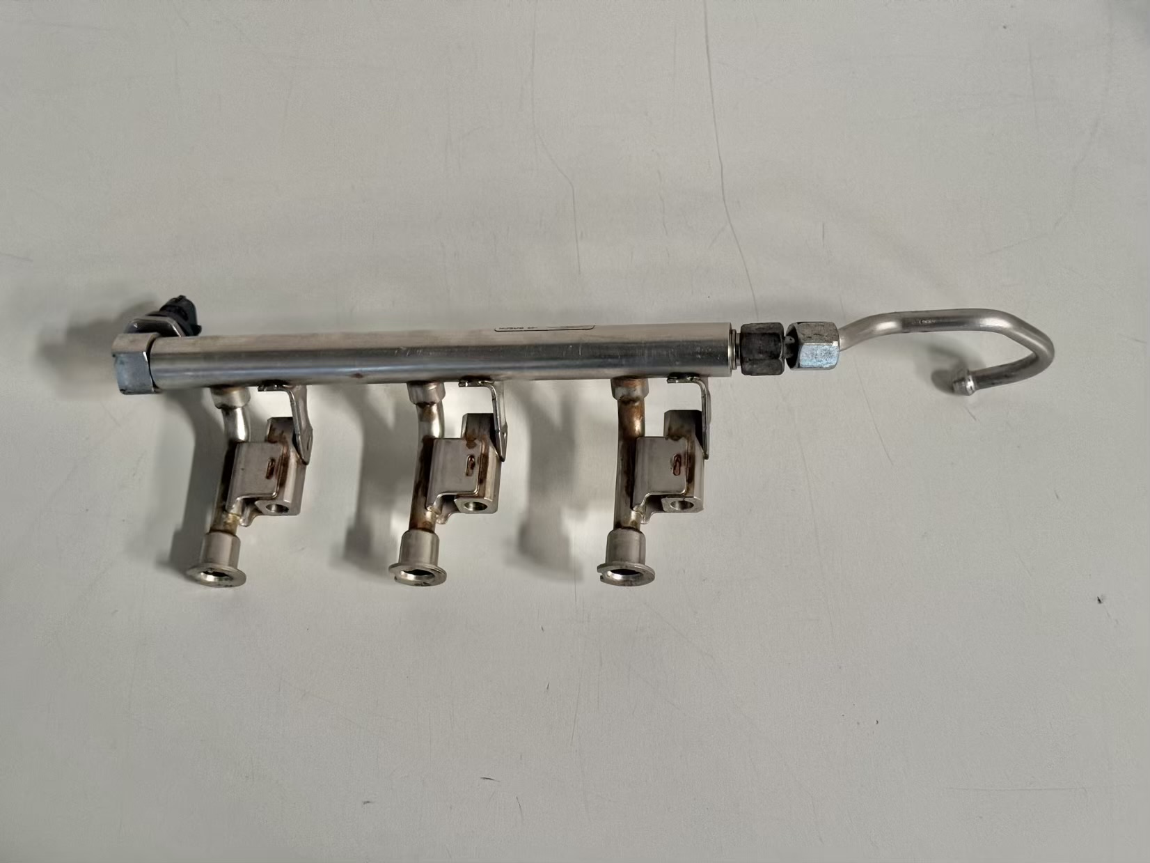 Einspritzleiste Railrohr Ford C-Max 2014 1.0 EcoBoost DM5G9H487AA, 0261555137