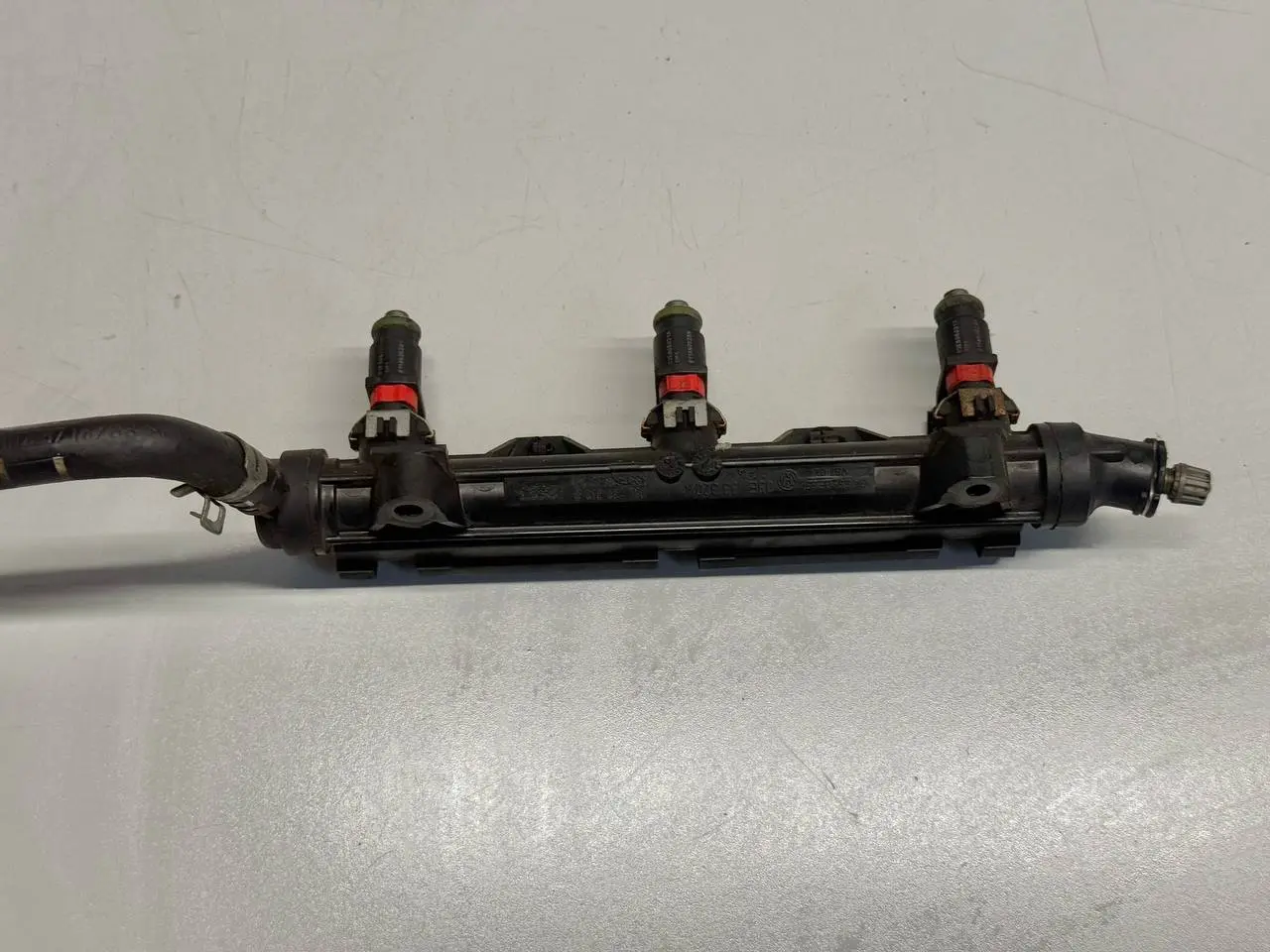 Kraftstoffverteiler Einspritzleiste VW Polo 9N1 1,2L 2002 03E133320A