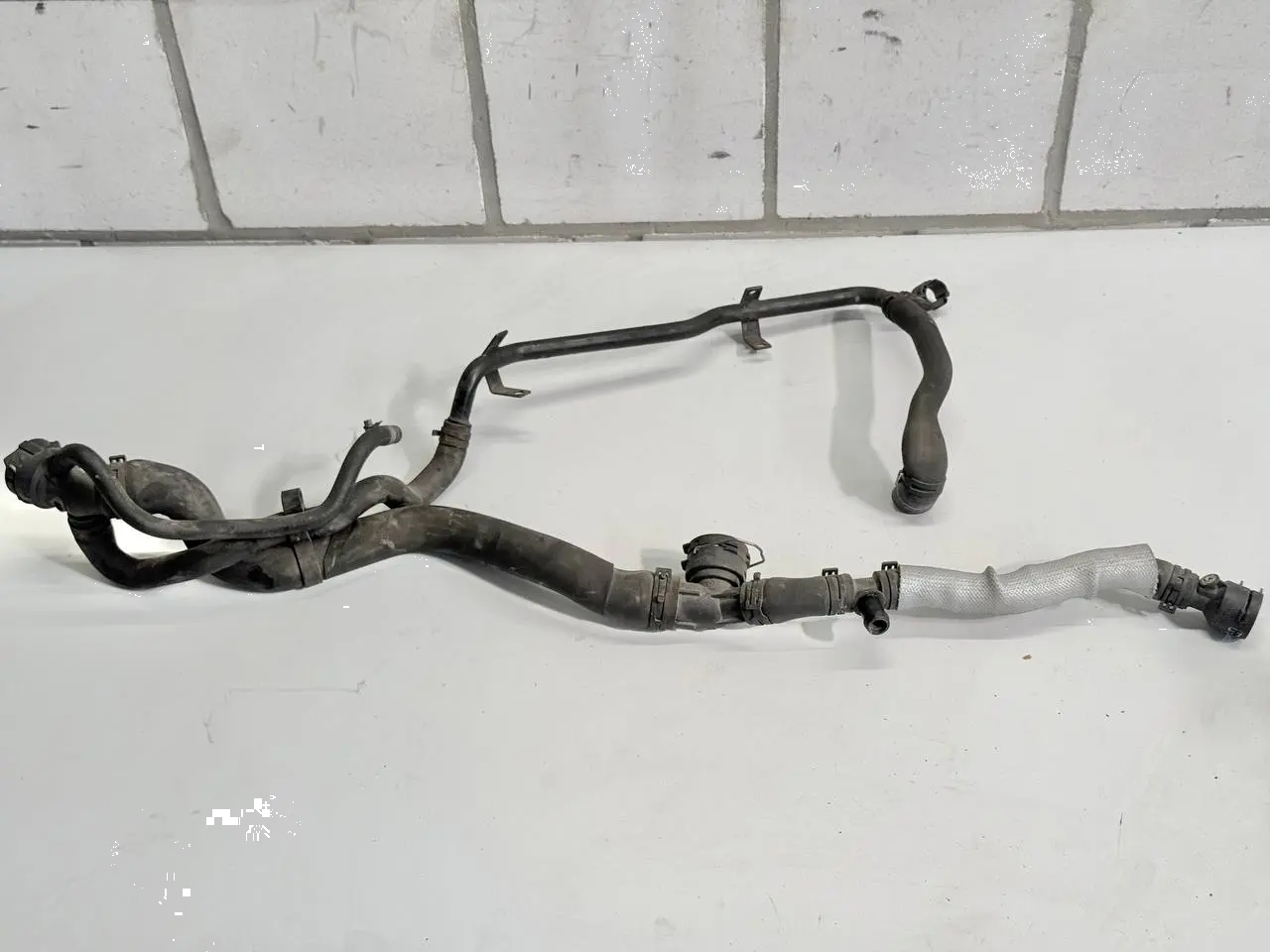 Kuehlmittelschlauch Flansch Wasserschlauch VW Passat 3C 2.0l FSI 3C0122101BF