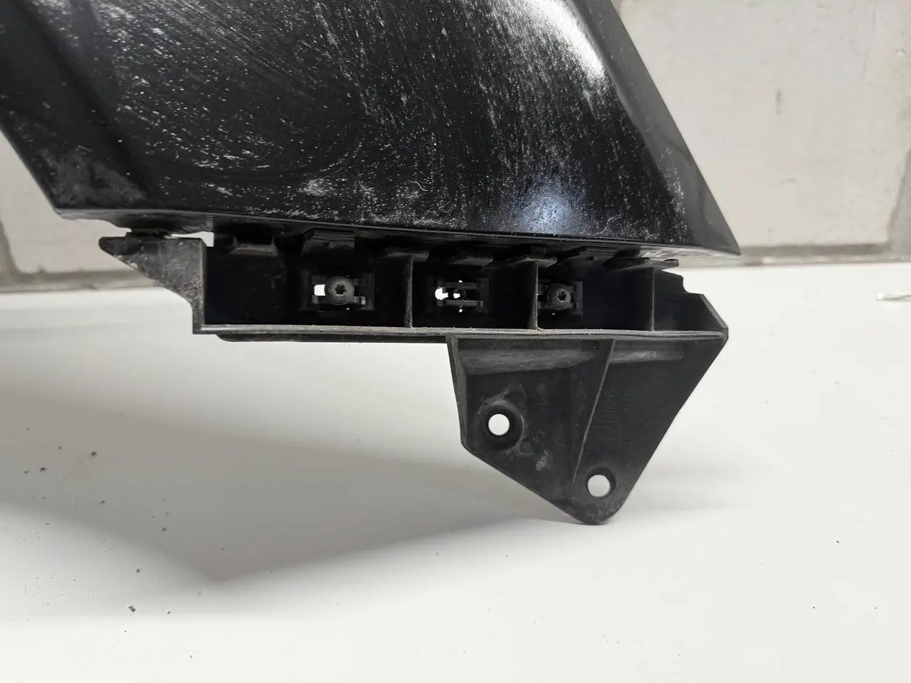 Kotflügel vorn rechts 3-türig Mitsubishi Colt 2006 1,3 FC: 08D Schwarz