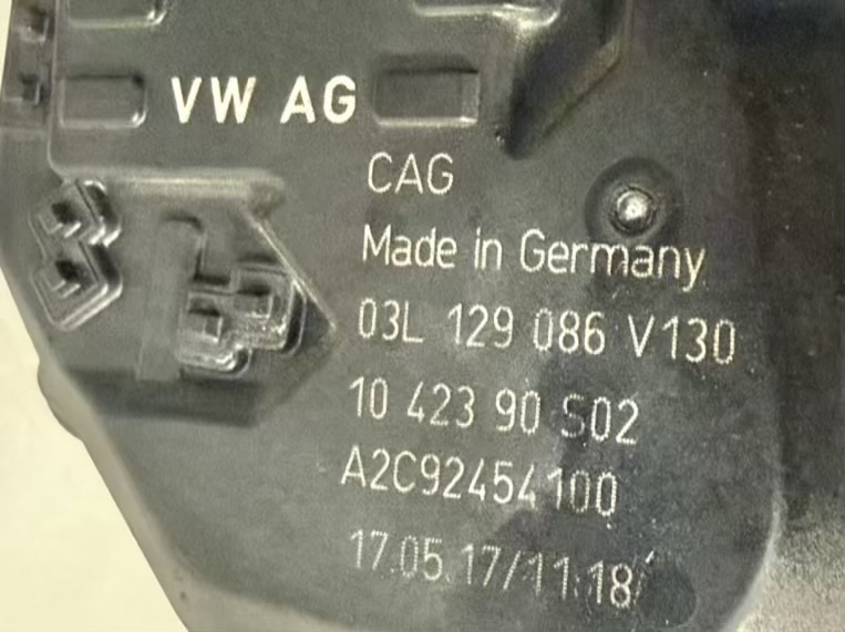 Ansaugkrümmer Drallklappen Drosselklappe 2.0 TDI Passat 3C 2008 03L129711