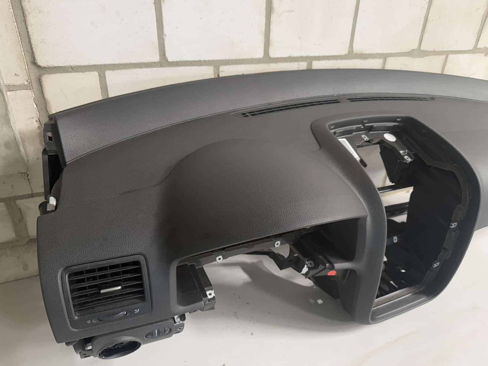 Armaturenbrett Dashboard Schalttafel VW Golf5 1K1 1.4L