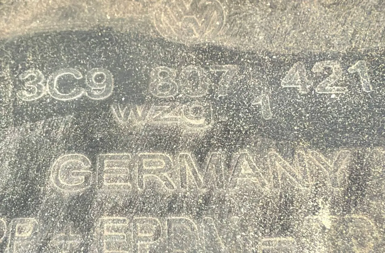 Stoßfänger hinten Heckstoßstange VW Passat 3C Kombi 2008 FC: Silber LA7W