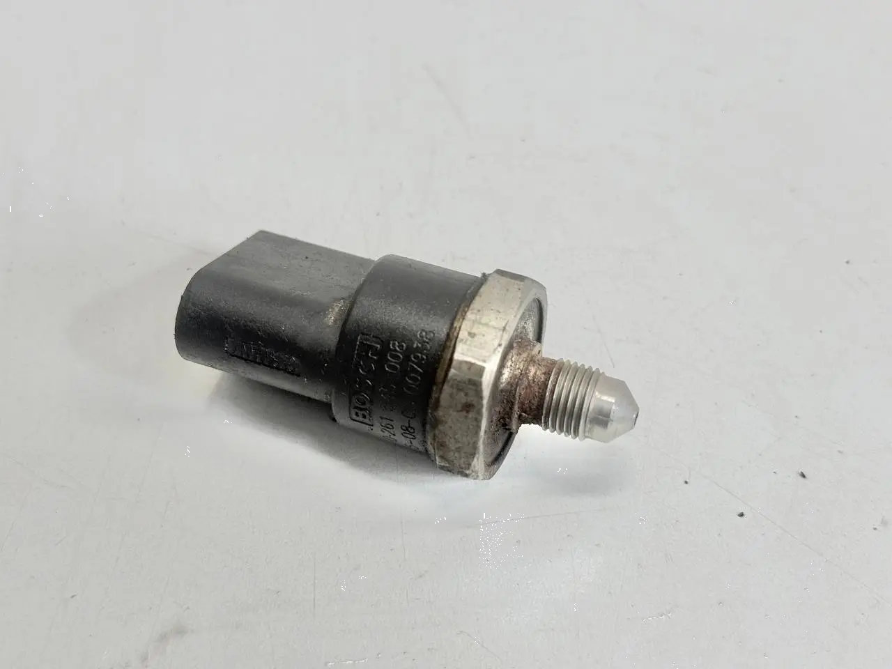 Kraftstoffdrucksensor Hochdrucksensor Fuel VW Passat 3C 2.0l FSI 06D906051A