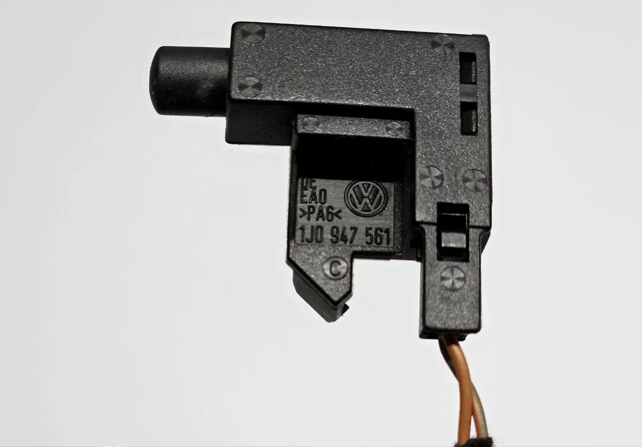 Kontaktschalter für Handbremse VW New Beetle 1C1 1.4 2004 1J0947561