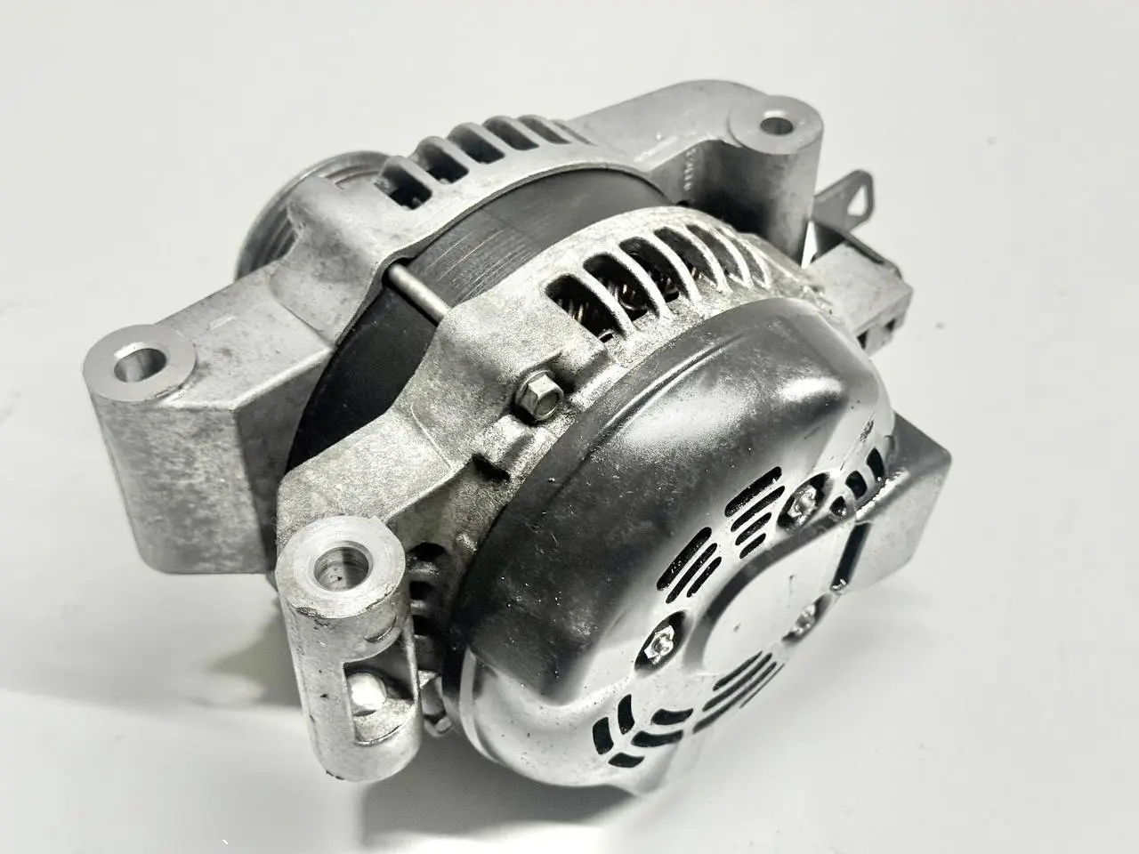Lichtmaschine Generator Alternator für TOYOTA Verso 2.2L 2008 27060-26030