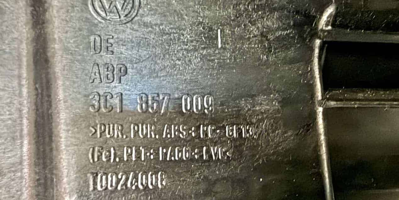 Armaturenbrett VW Passat 3C 3C1857003, 3C1819634, 3C1857009