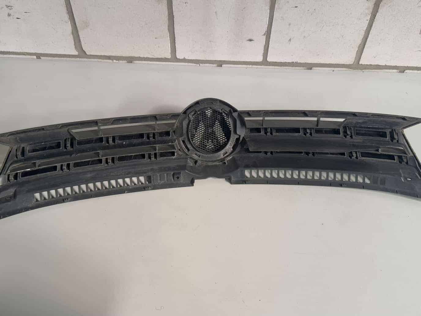 Kühlergrill mit Blende VW Golf Plus 2009 5M0853653D