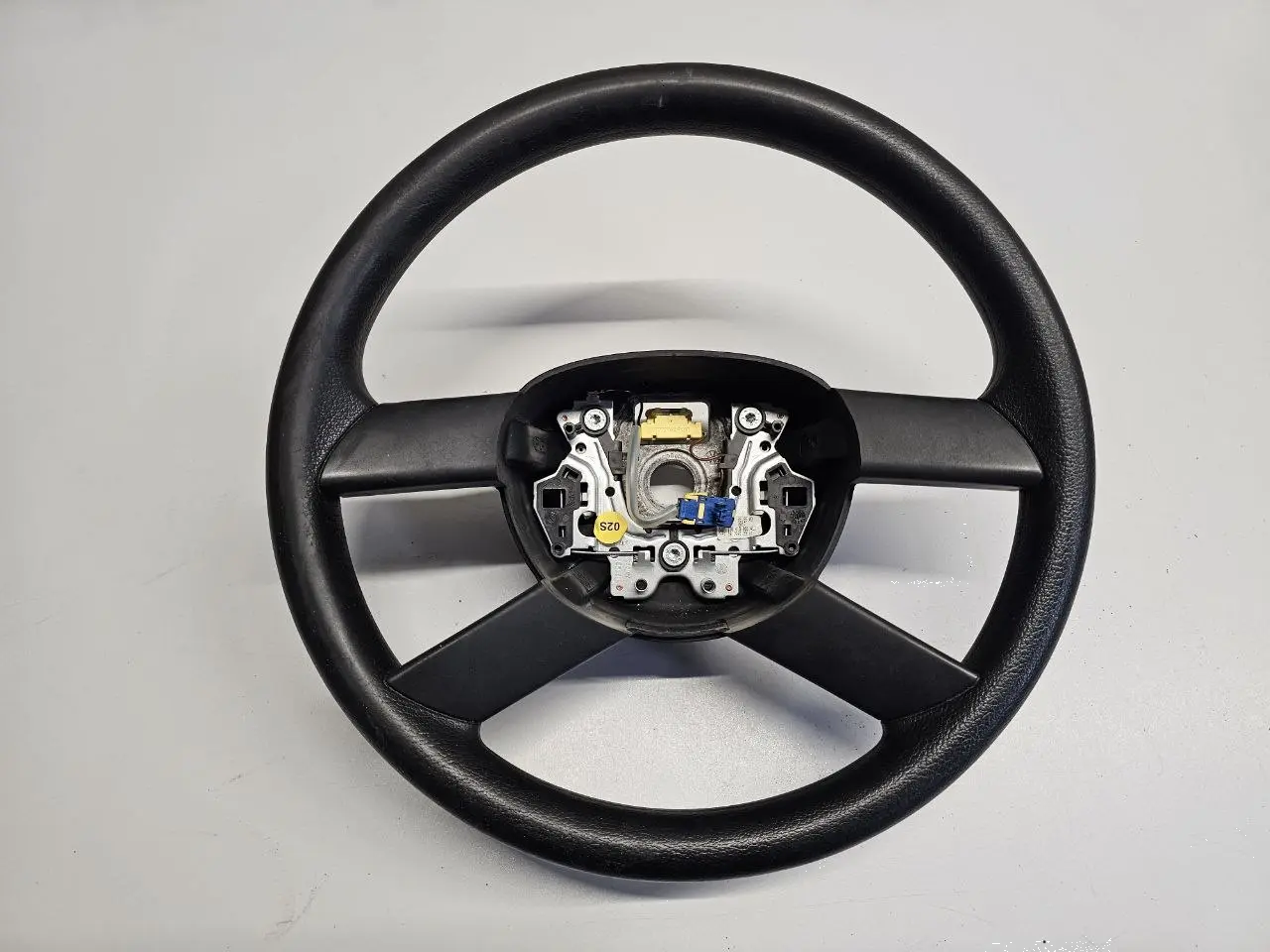 Lenkrad Kunststoff Vierspeichen fuer Polo 9N 9N1 VW Touran 1T1 2003 6Q0419091G