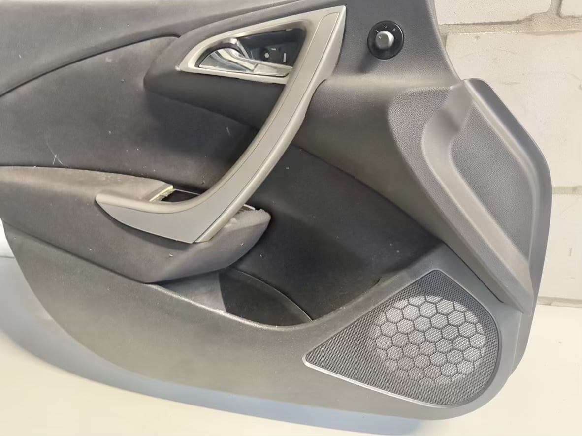 Türverkleidung Vorne Links OPEL ASTRA-J 2011 13315233