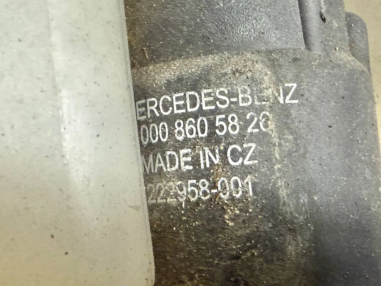 Behälter Waschanlage Mercedes Benz Vito W639 111 2009 A6398690220