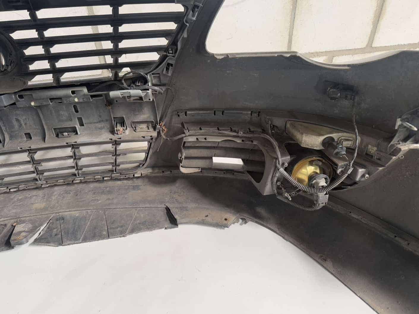 Stoßstange vorne Komplett mit Grill und PDC-Sensoren VW Passat 3C Kombi 2008