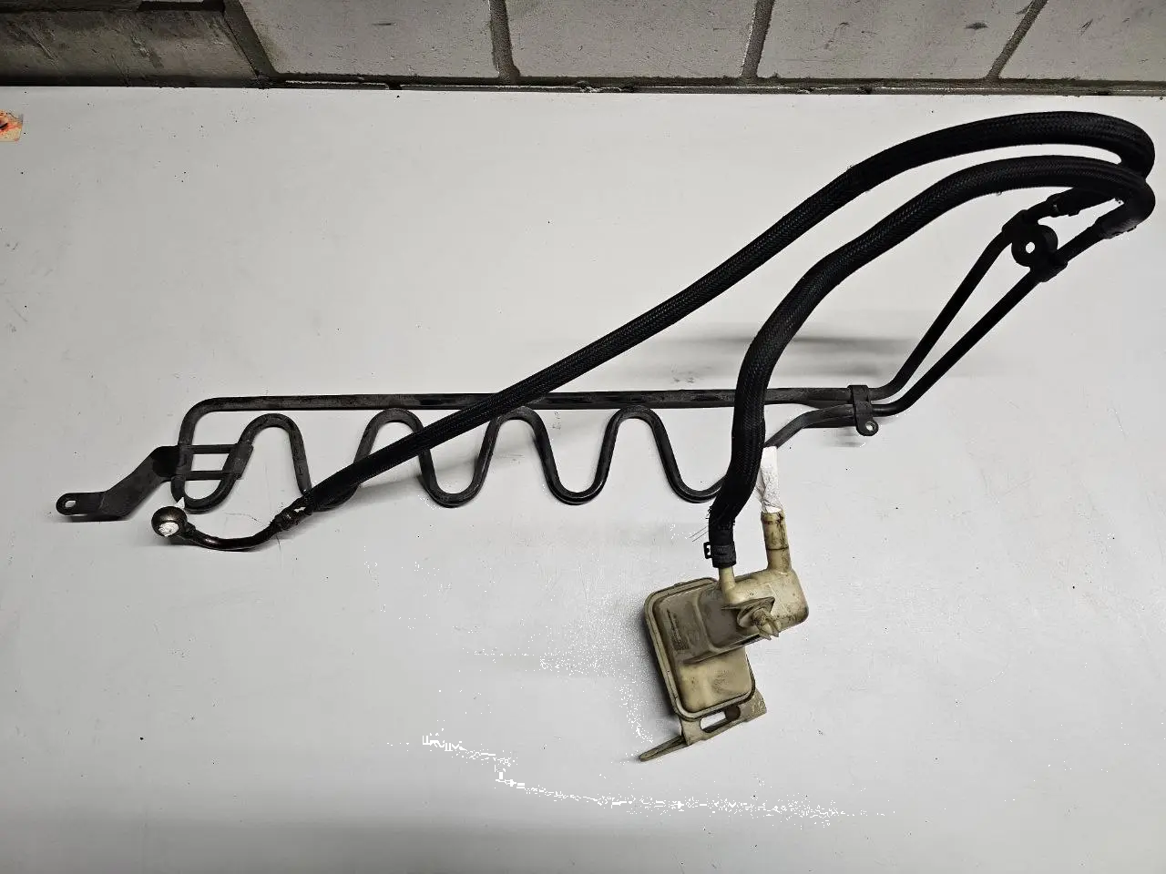 Servobehaelter Servoleitung A6 Avant Audi A6 Avant 4B5 TDI 2.5L 2002 8D0422373
