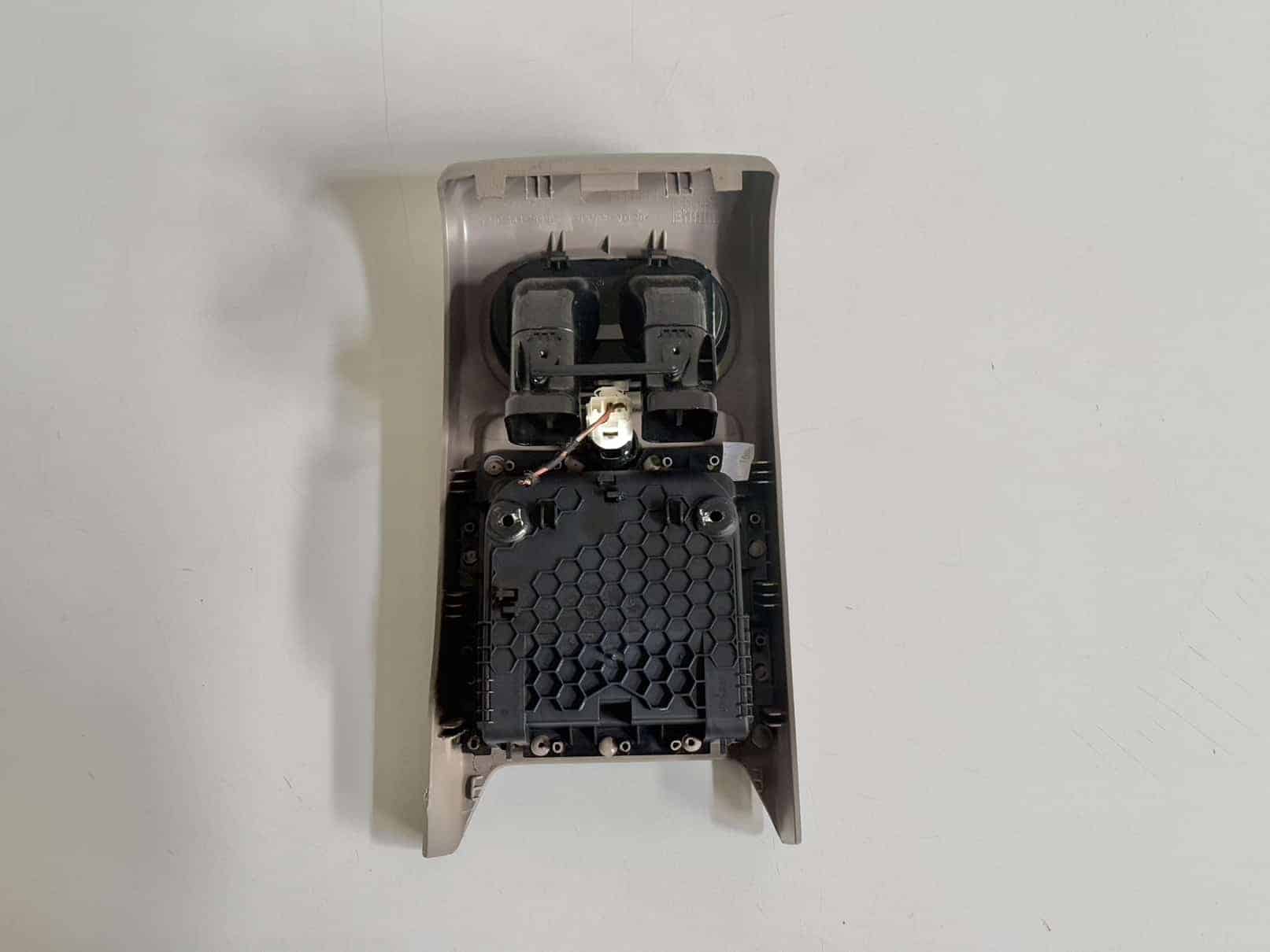Innenausstattung Mittelkonsole hinten Braun VW Golf Plus 2009 5M0863289