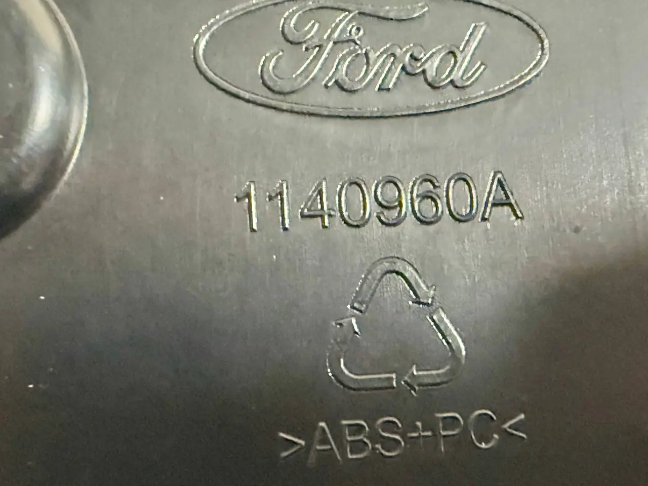 Ablagefach Mittelkonsole Aschenbecher Ford C-Max 1.0L EcoBoost 2014 1140960A