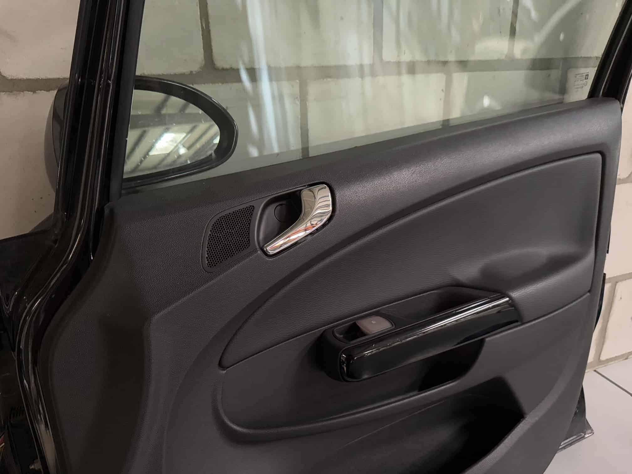 Beifahrer Tür rechts vorne komplett Opel Corsa D 2009