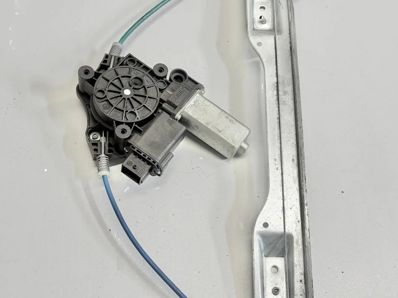 Elektrischer Fensterhebermotor vorne rechts Opel Corsa D 2009 72017003