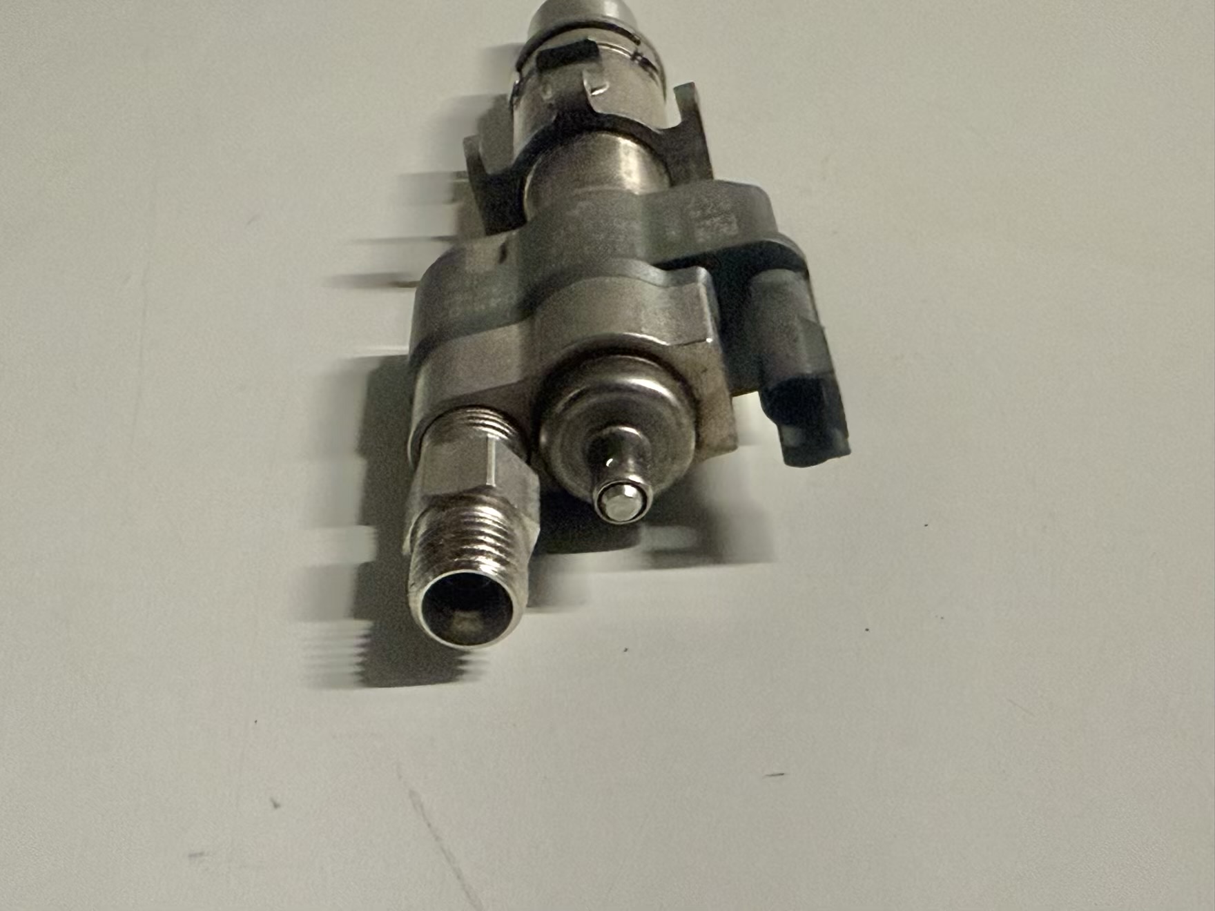 Injektor Einspritzdüse Benzin N43 BMW 116i E81 E87 2011 13537589048, 10181010