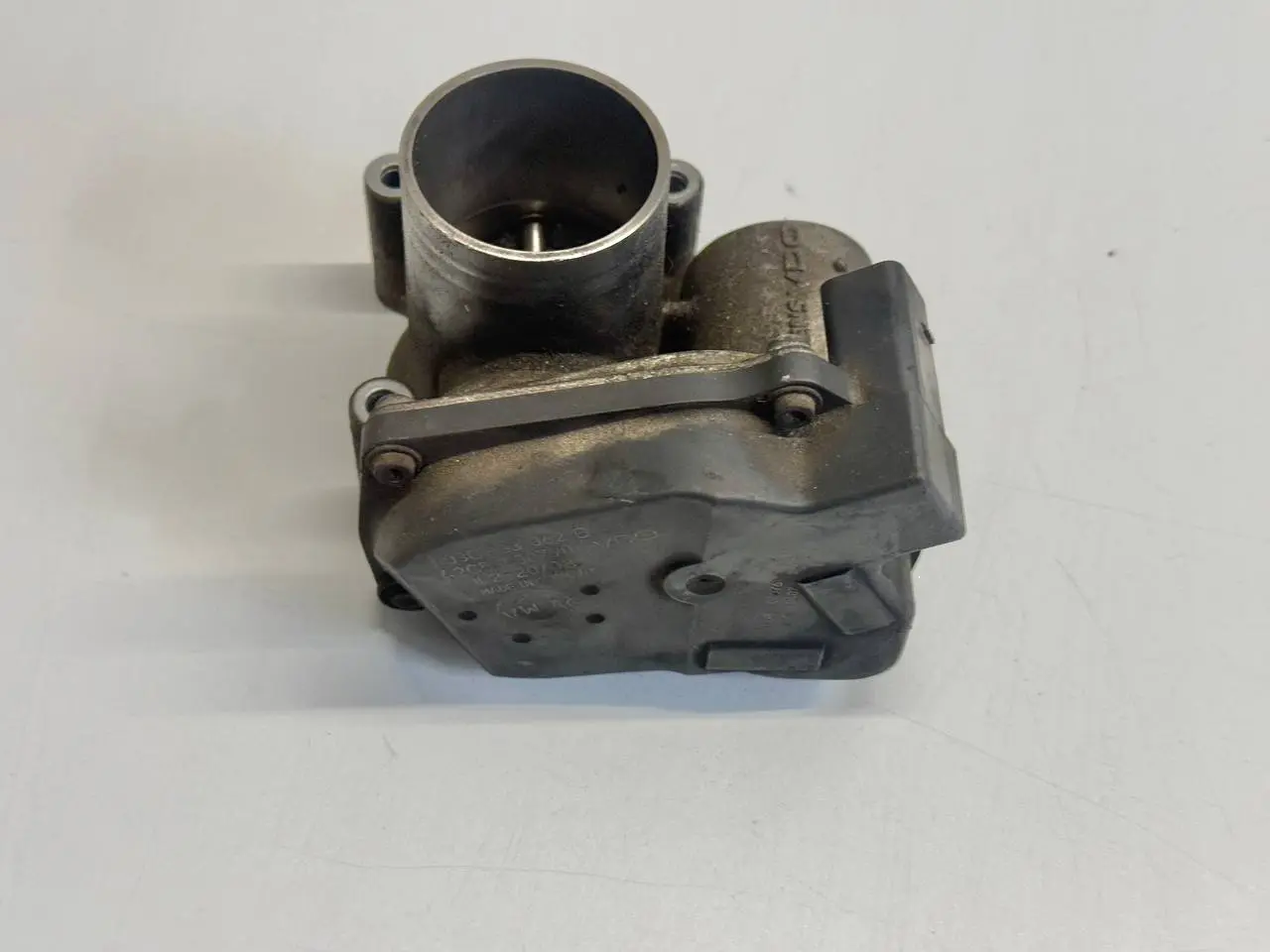 Drosselklappe Stellmotor Klappenstutzen Polo 9N VW Passat 3C 2.0l FSI 03C133062B