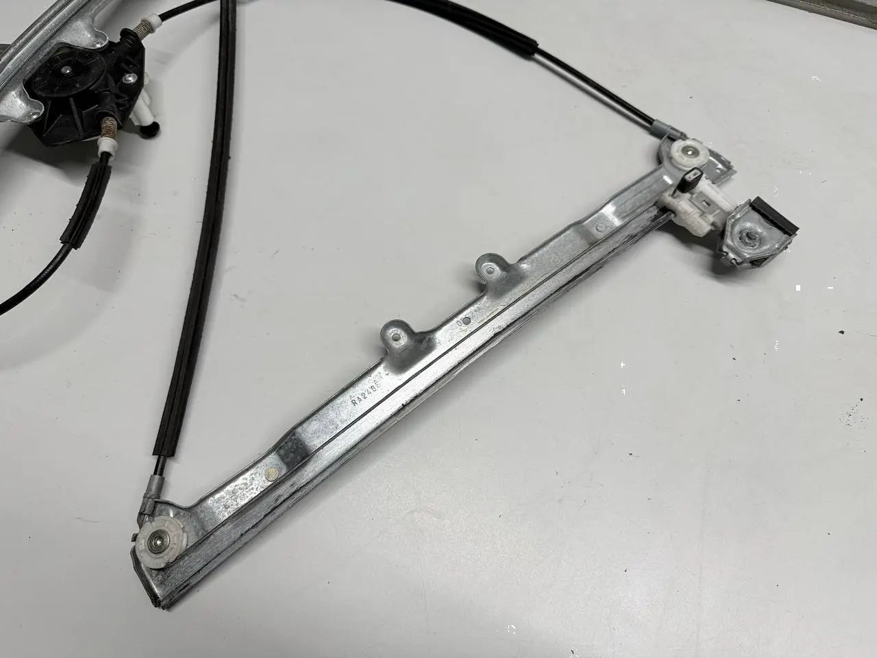 Fensterheber Motor vorne links Mitsubishi Colt 2006 1,3 0130822206