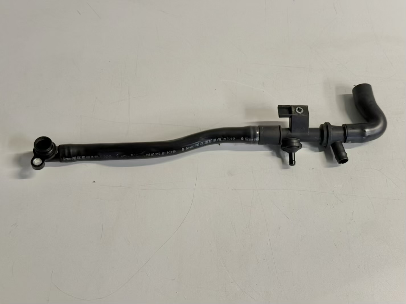 Entlüftungsschlauch Turbo VW Golf Plus 2009 1,4 TSI 03C103175G, 03C103493