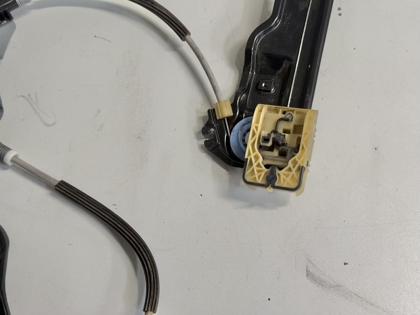 Fensterhebermotor Vorne Rechts OPEL ASTRA-J 2011 0130822411, 966432103, 91536810