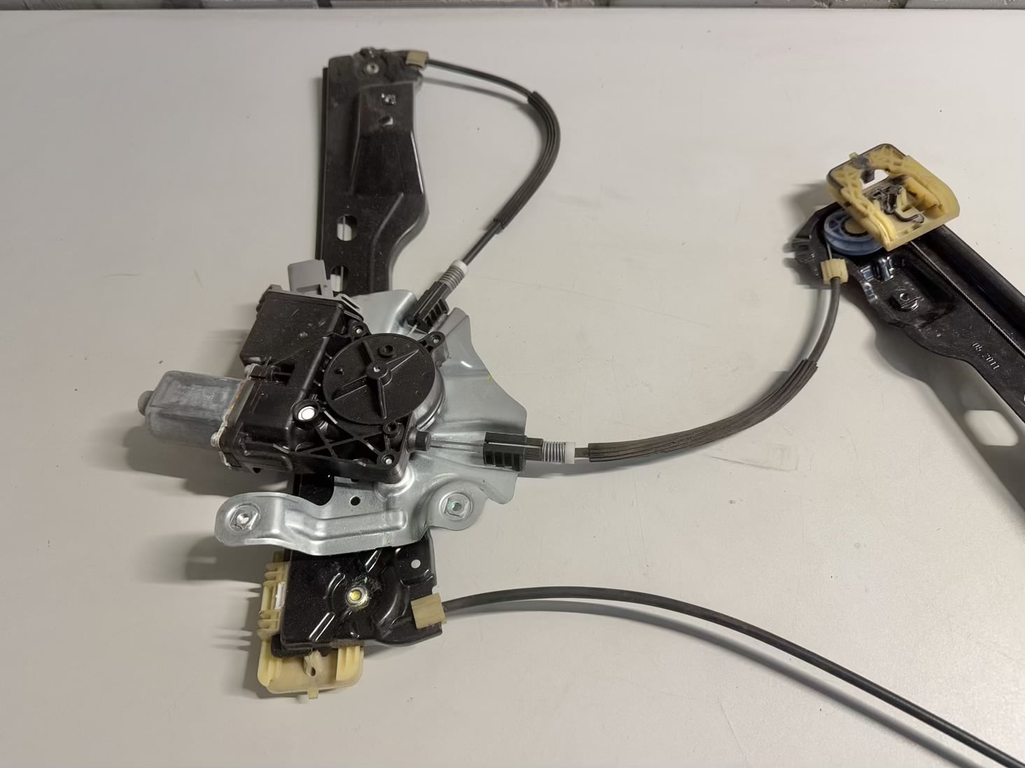 Fensterheber Motor mit Gestänge Links Vorne OPEL ASTRA-J 2011 915367104, 9664311
