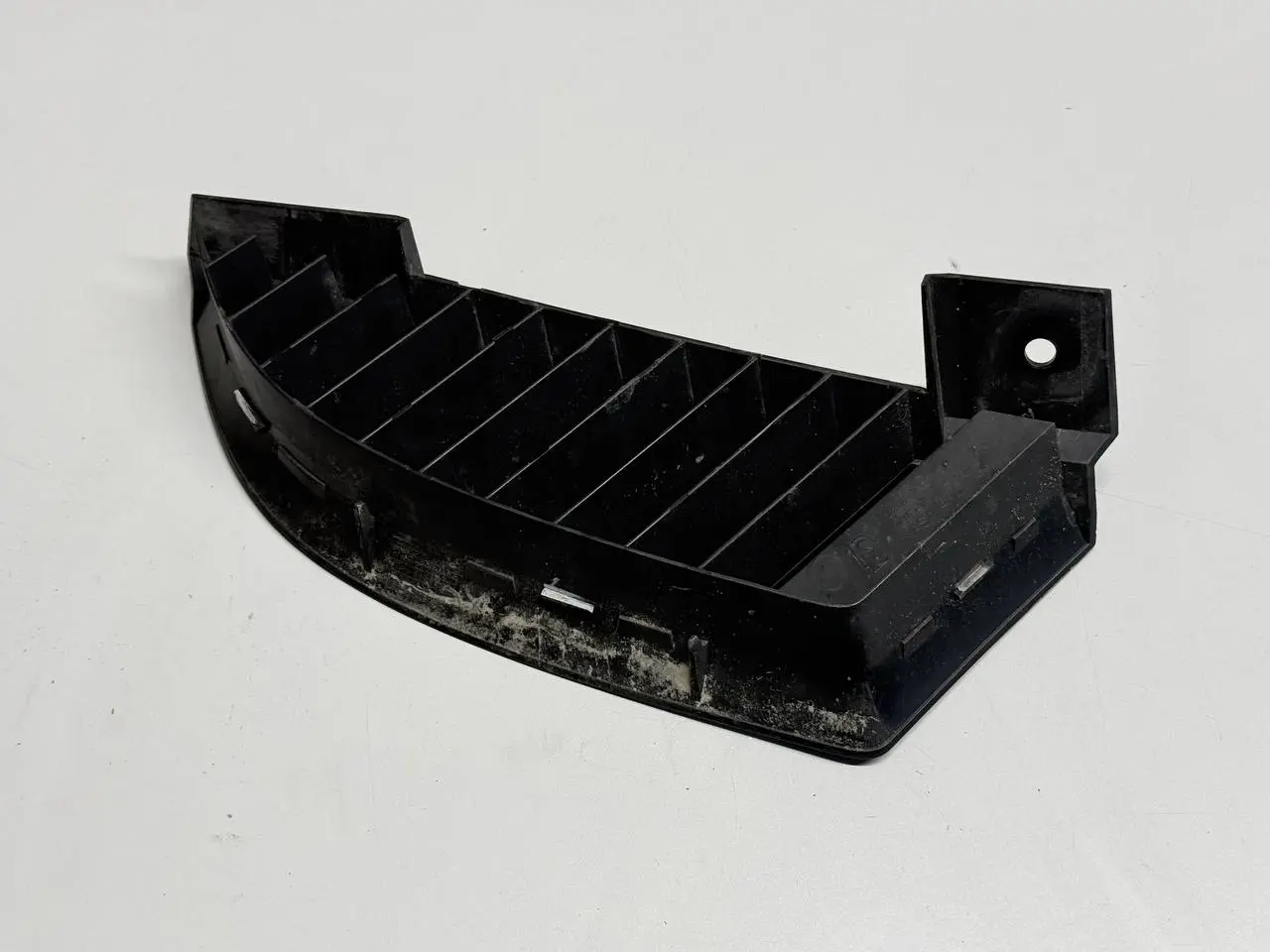 Gitter Grill Stoßstange vorne links Mitsubishi Colt 2006 1,3 MN127773