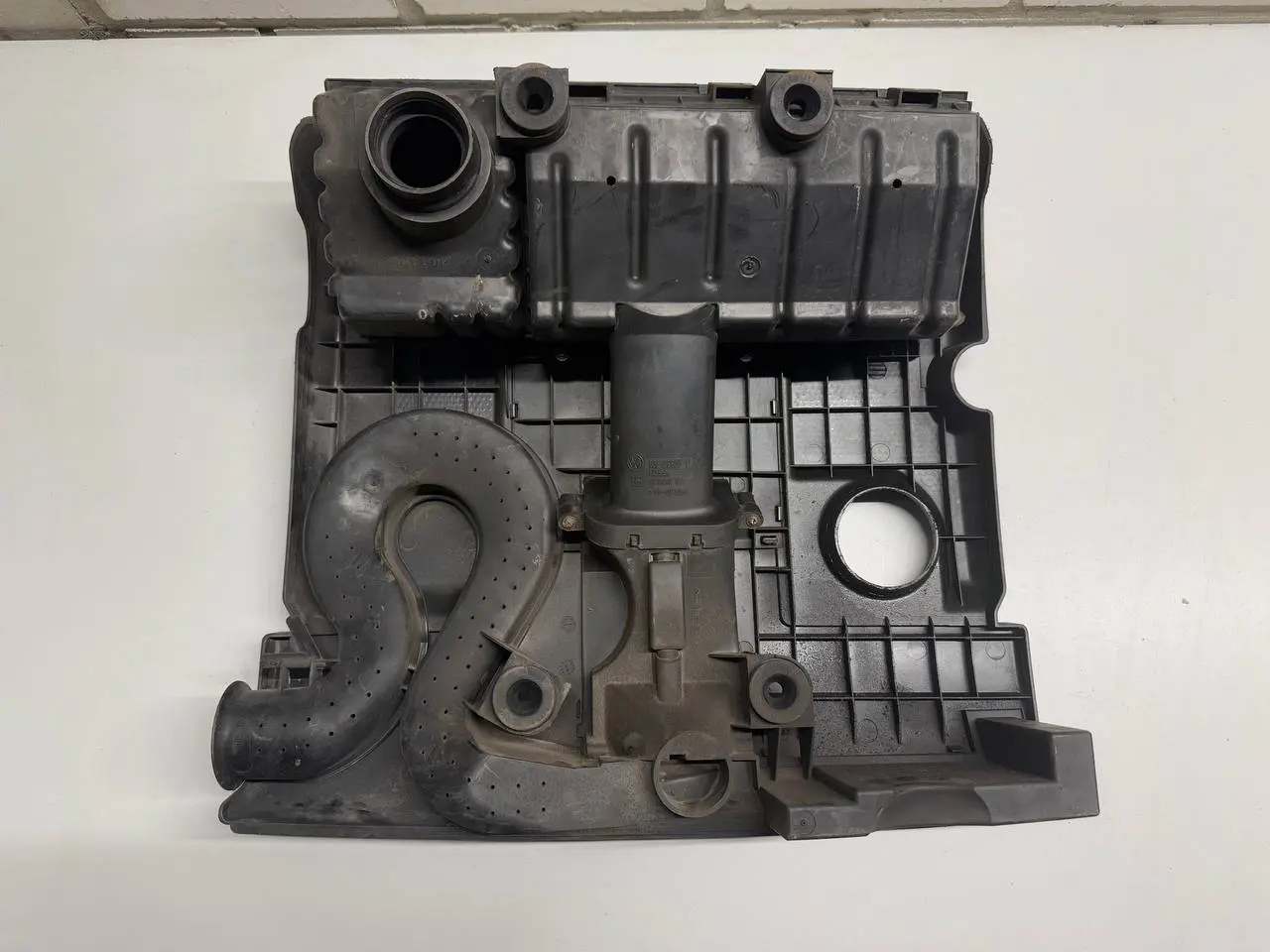 Original Luftfilterkasten Motorabdeckung VW Polo 9N1 1,2L 2002 03E129607