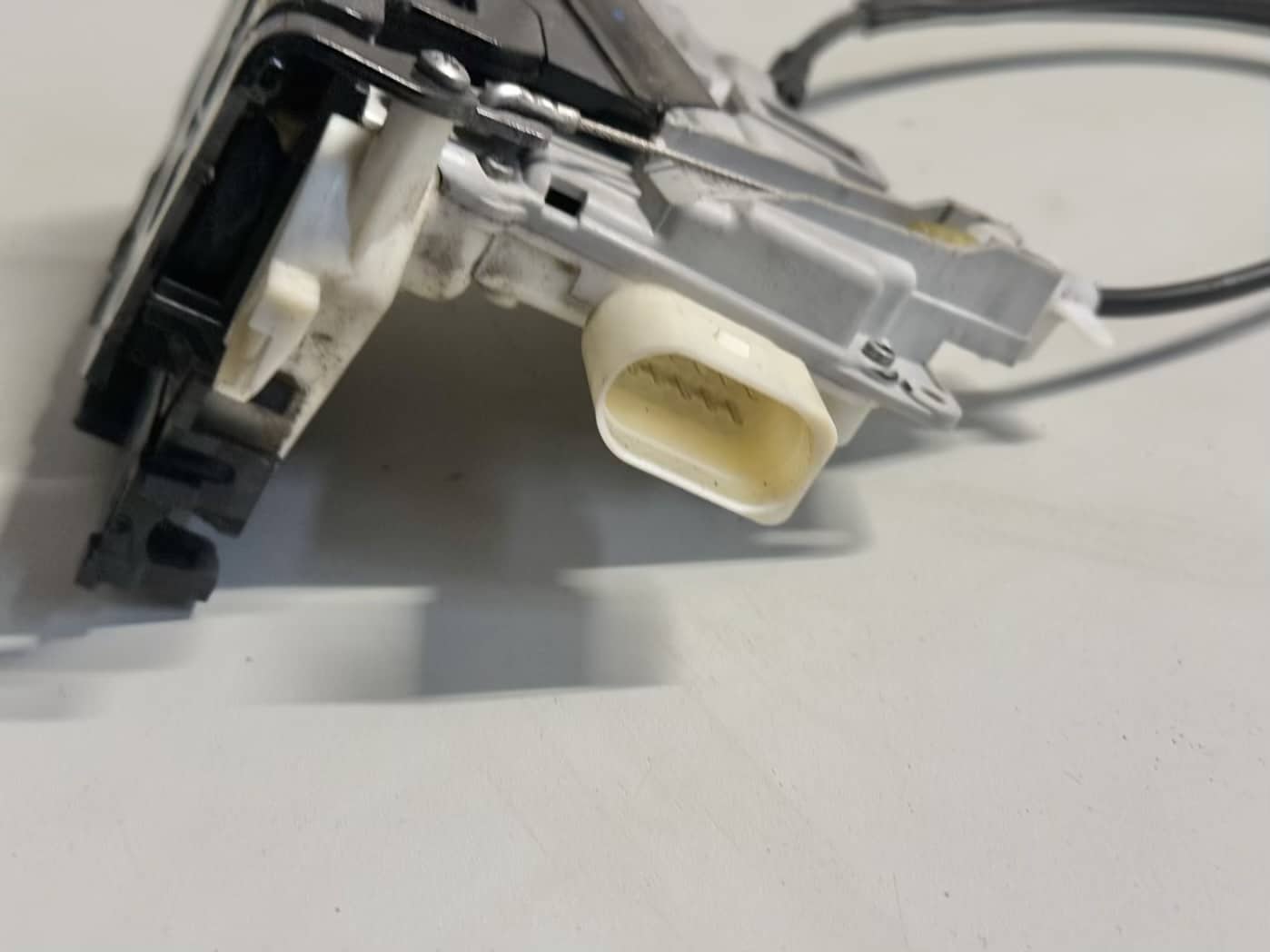 Türschloss Vorne Links VW Passat 3C 3C1837015A