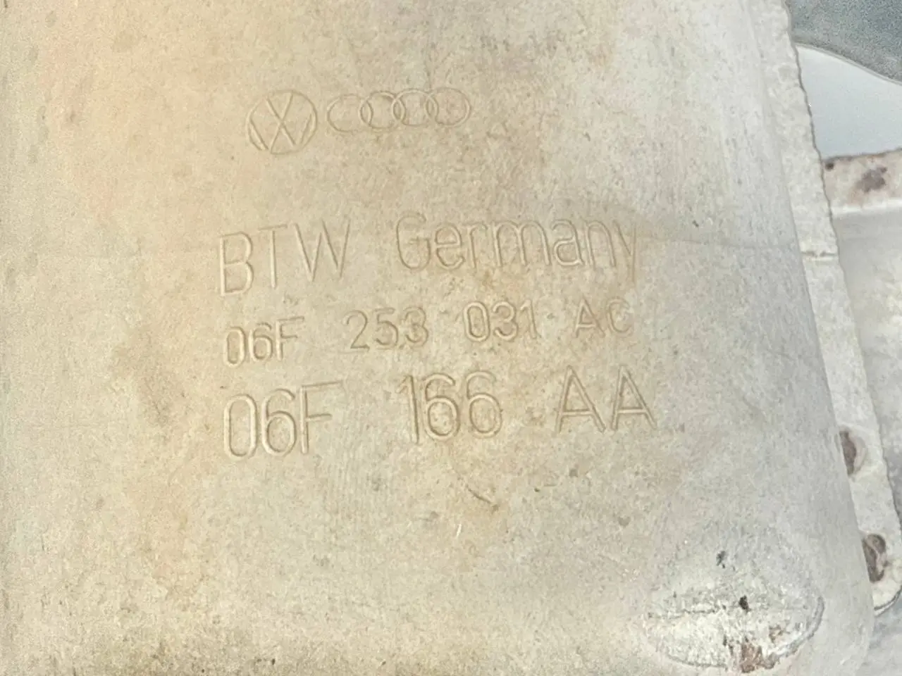 Abgaskrümmer Katalysator Kat Krümmer VW Passat 3C 2.0l FSI 06F253031AC