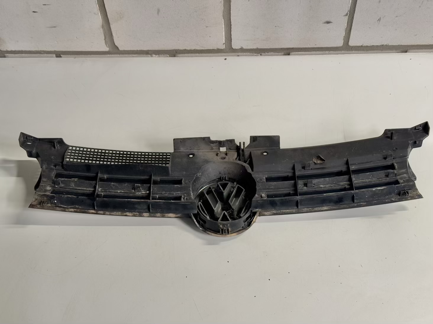 Kühlergrill Frontgrill Grill vorne Golf 4 1,4 1J1 1998 1J0853651G FC:LC4V