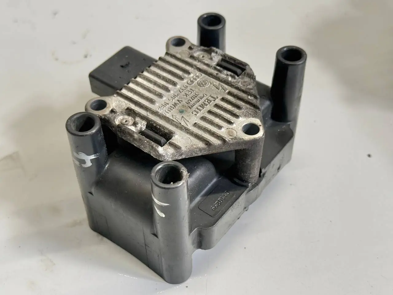 Zündspule Zündmodul für Golf 4 Polo Lupo Golf 4 1,4 1J1 1998 032905106B