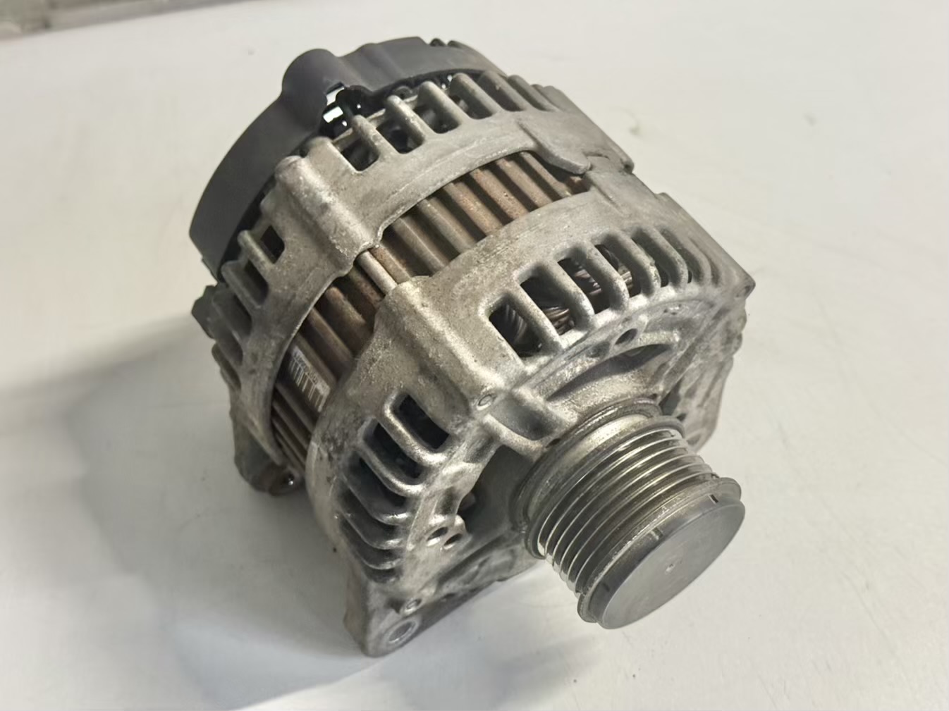 Lichtmaschine Generator 2.0 TDI Passat 3C 2008 03G903023, 0121715003