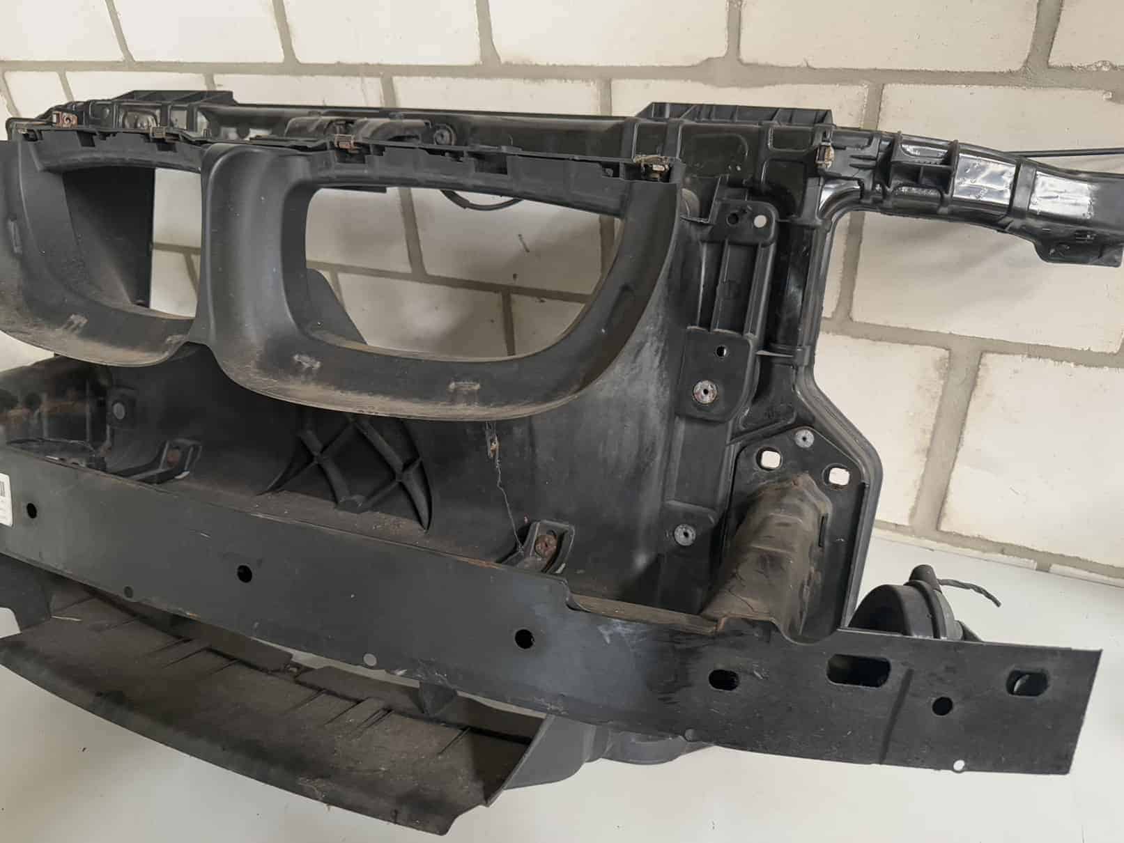 Frontpaneel Frontblech Stoßstangenrahmen vorne Träger BMW 116i E81 E87 2011