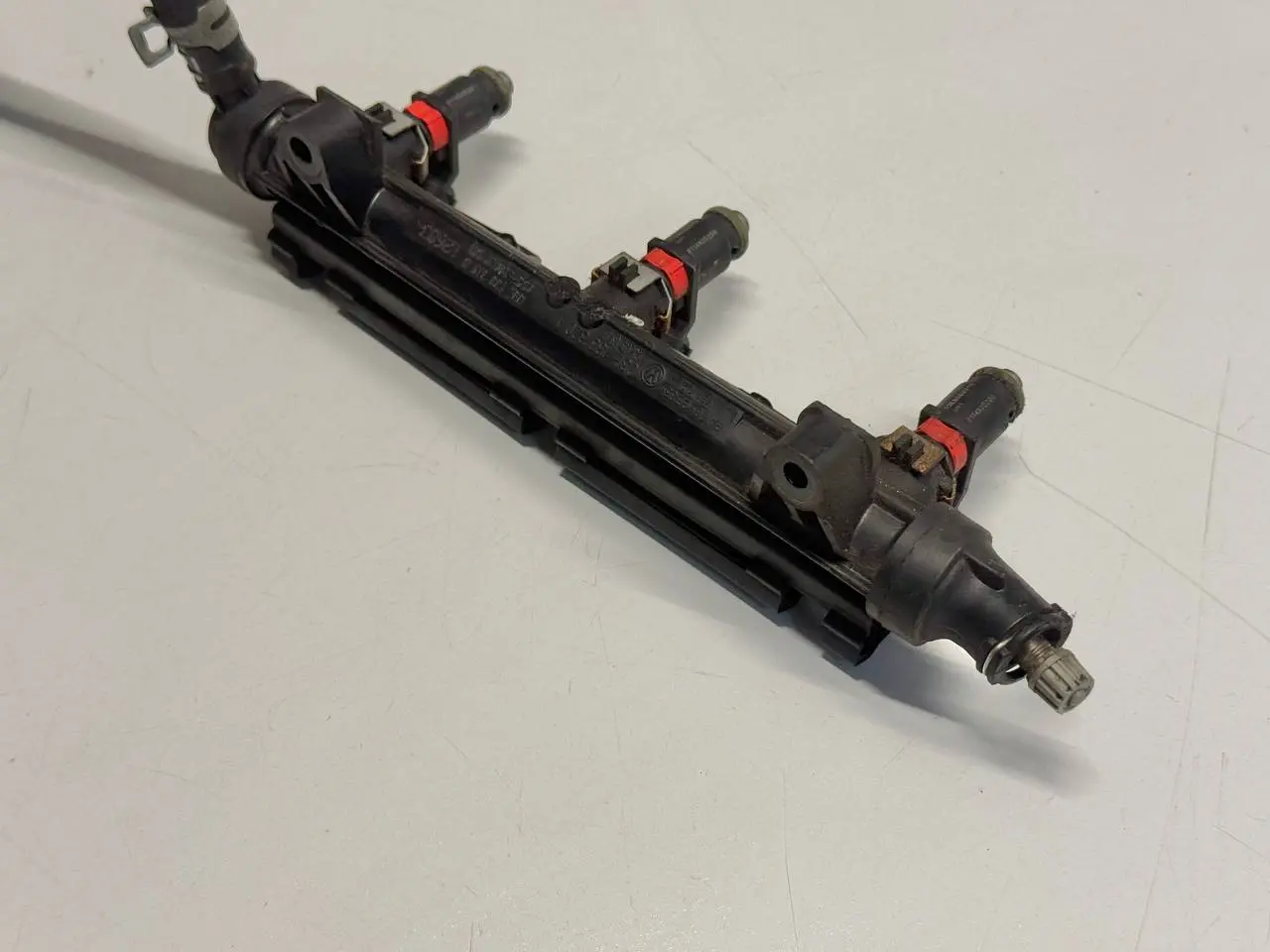 Kraftstoffverteiler Einspritzleiste VW Polo 9N1 1,2L 2002 03E133320A