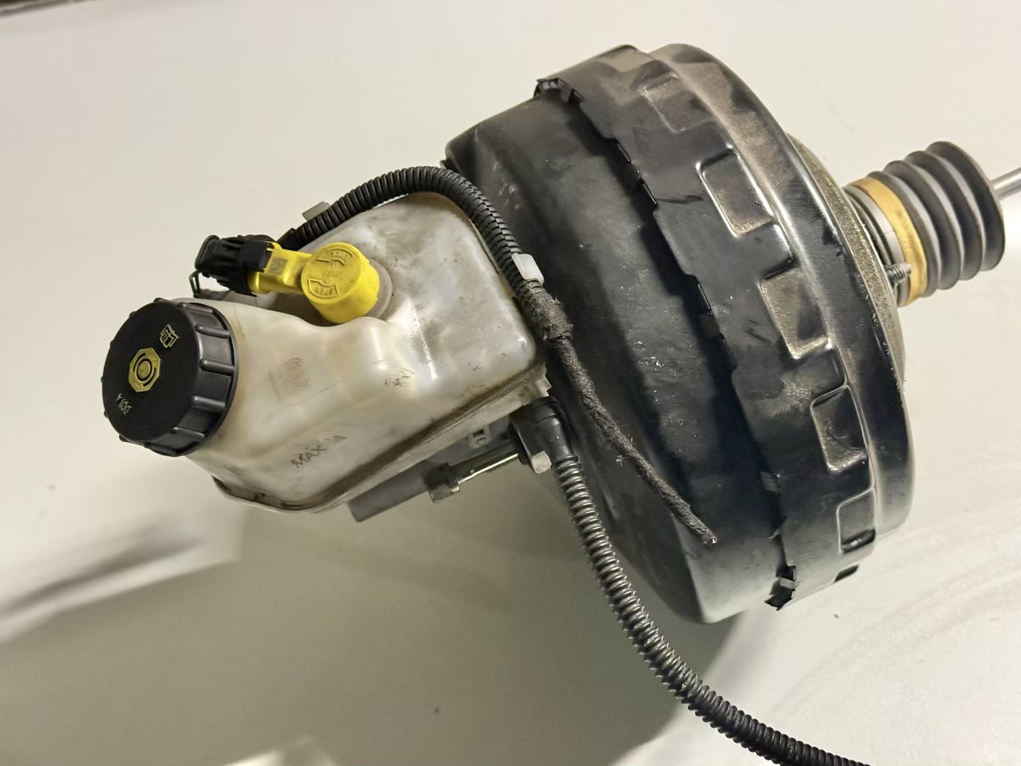 Bremskraftverstärker Hauptbremszylinder OPEL ASTRA-J 2011 13338058