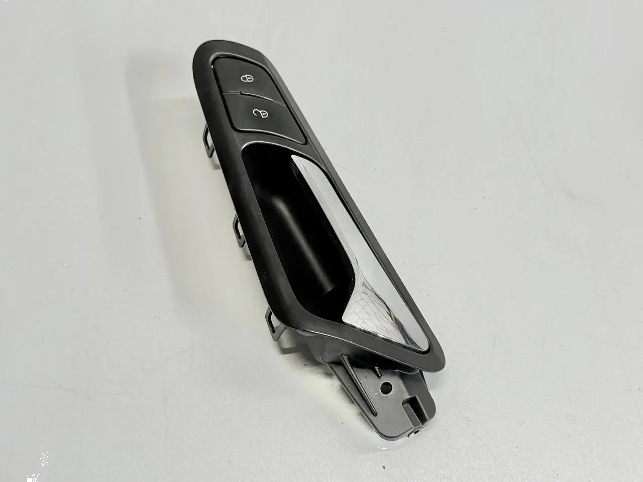Tuergriﬀ innen vorne links Passat 3C Griff VW Passat 3C Kombi 2008 3C1837113D