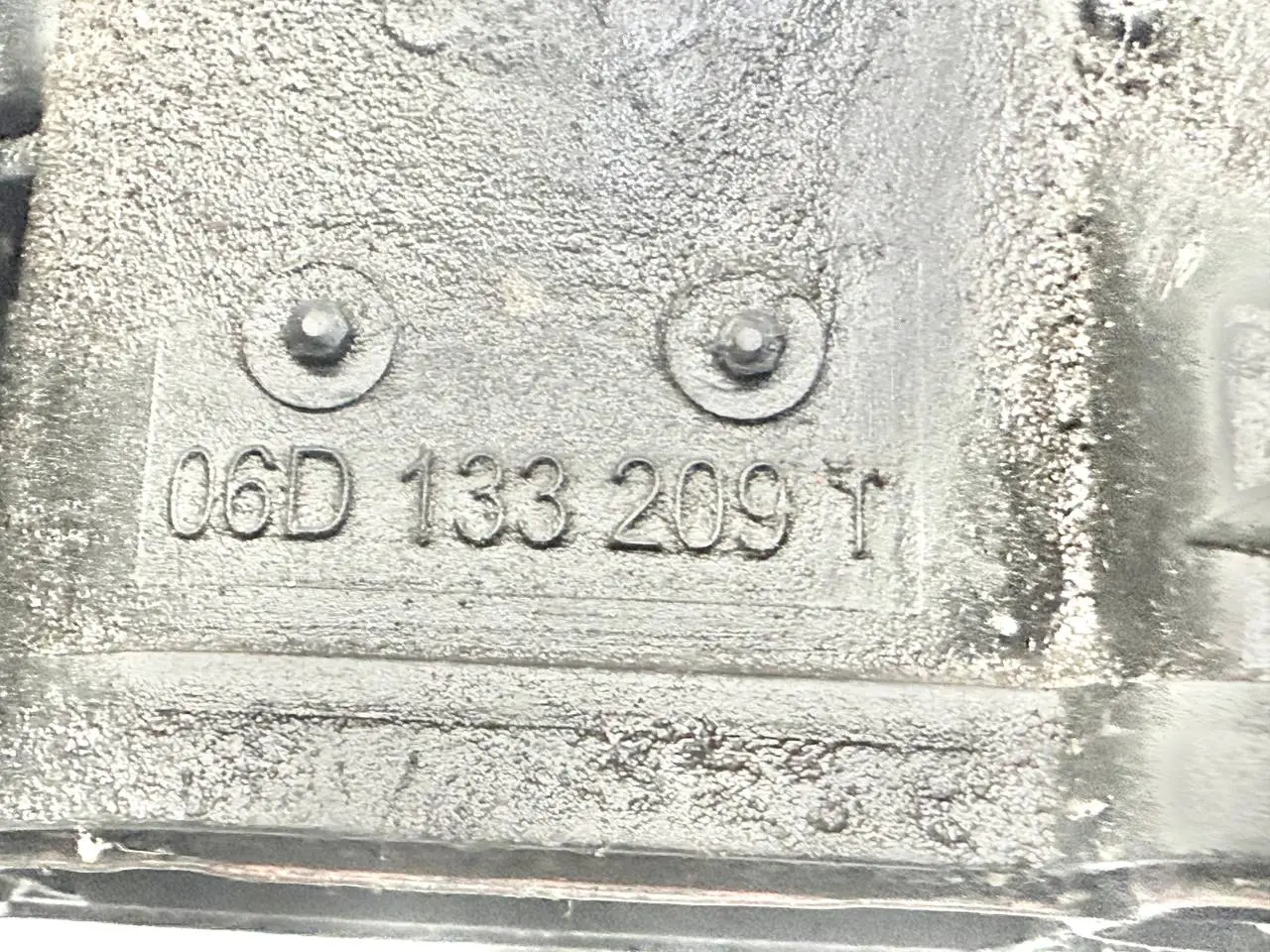 Ansaugbruecke Ansaugkrümmer fuer Touran 1T1 VW Passat 3C 2.0l FSI 06D133340