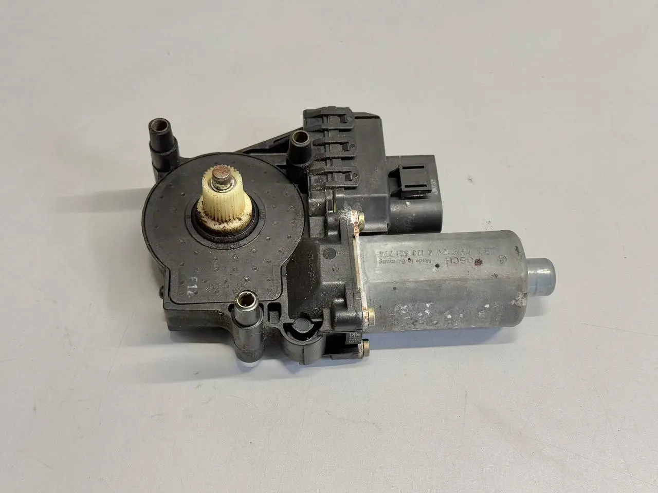 Fensterhebermotor vorne rechts "Audi A6 Avant 4B5 TDI 2.5L 2002" 0130821774