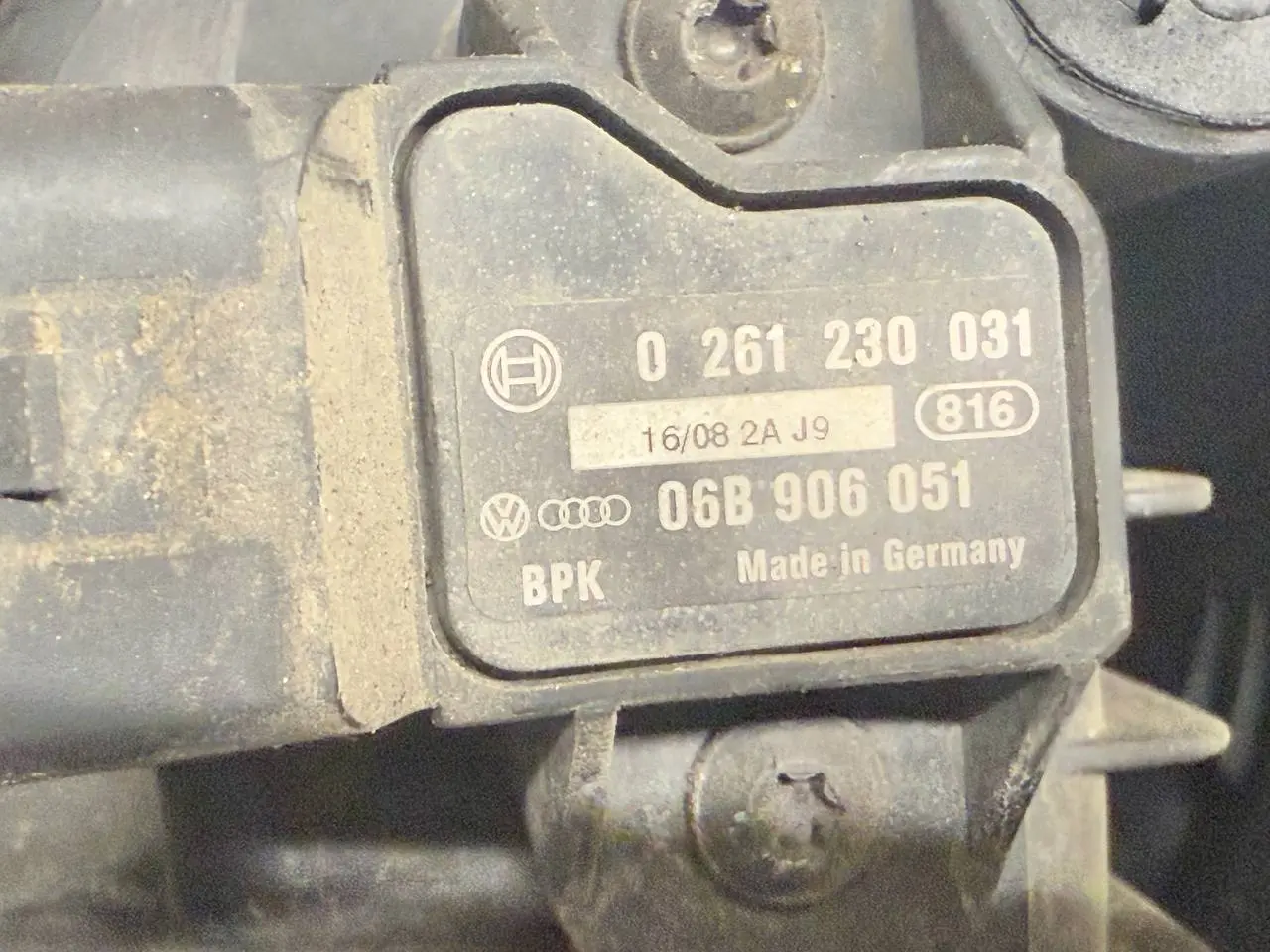 Ansaugkrümmer Ansaugbrücke Saugstutzen Polo VW Polo 9N1 1,2L 2002 03E129711D